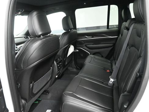 New 2026 Jeep Grand Cherokee Limited w/ Limited Altitude Package AWD/4WD image 11