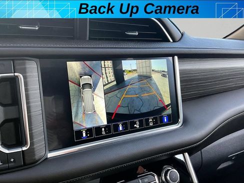 Used 2022 GMC Yukon XL Denali AWD/4WD image 14