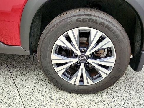 Used 2023 Nissan Rogue SV AWD/4WD image 9