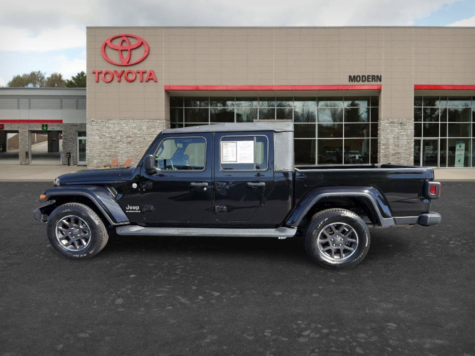 Used 2023 Jeep Gladiator Overland w/ Cold Weather Group AWD/4WD image 10