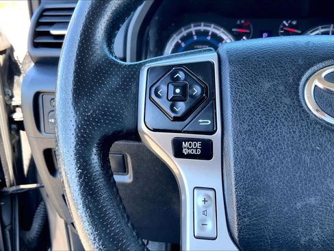 Used 2014 Toyota 4Runner Limited image 23