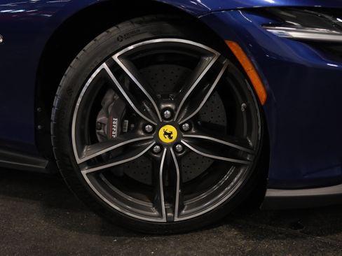 Used 2021 Ferrari Roma RWD image 11