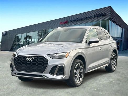 Used 2023 Audi Q5 2.0T Premium w/ Convenience Package image 1