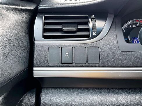 Used 2012 Toyota Camry SE FWD image 31