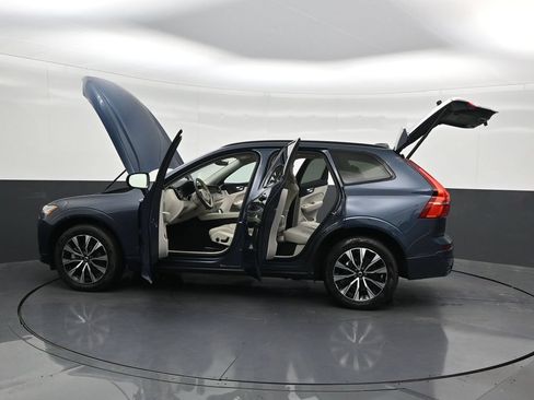 Used 2024 Volvo XC60 B5 Core AWD/4WD image 36