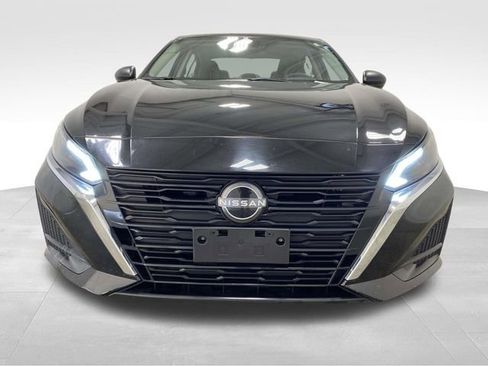 Used 2024 Nissan Altima 2.5 SV image 6