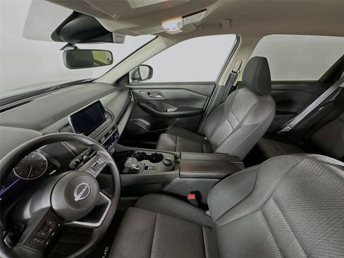 Used 2024 Nissan Rogue SV AWD/4WD image 5