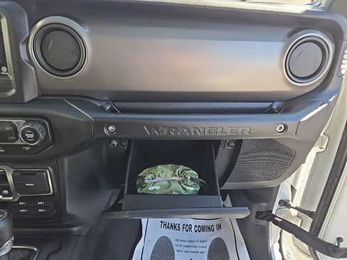 Used 2021 Jeep Wrangler Sport S image 41