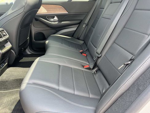 Used 2025 Mercedes-Benz GLE 350 4MATIC image 18