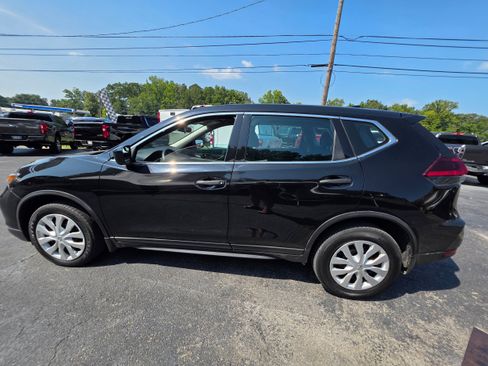 Used 2020 Nissan Rogue S FWD image 8