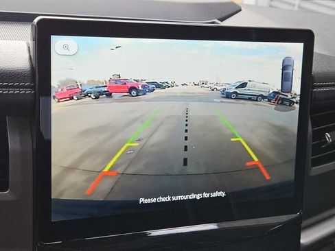 Used 2023 Ford Expedition XLT image 21