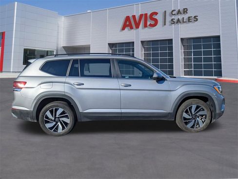 Used 2025 Volkswagen Atlas SE image 7
