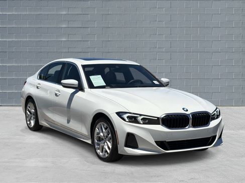 Used 2025 BMW 330i Sedan w/ Convenience Package RWD image 1