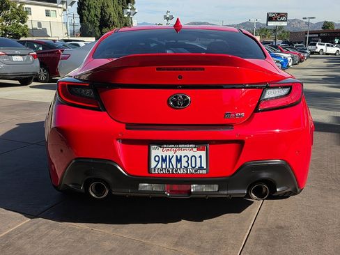 Used 2024 Toyota GR86 Premium image 12