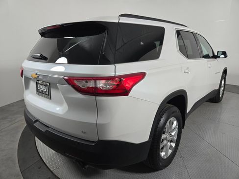 Used 2021 Chevrolet Traverse LT image 4