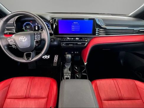 Used 2025 Toyota Camry XSE FWD image 7