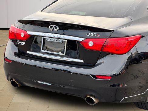 Used 2014 INFINITI Q50 w/ Deluxe Touring Package RWD image 37