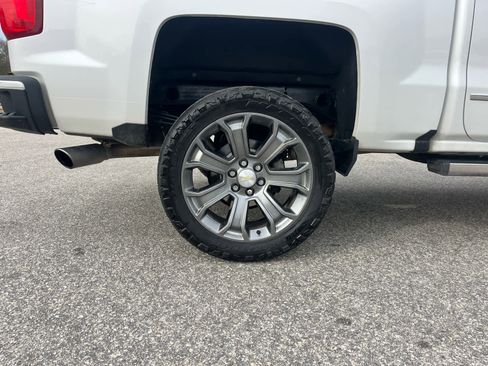 Used 2018 Chevrolet Silverado 1500 High Country image 33