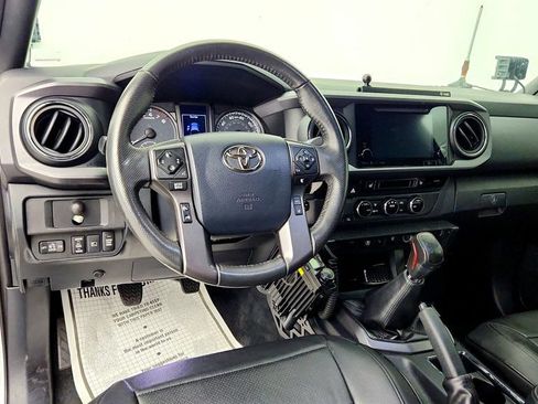 Used 2018 Toyota Tacoma TRD Pro AWD/4WD image 12