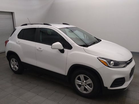 Used 2021 Chevrolet Trax LT w/ LT Convenience Package FWD image 11