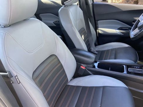 Used 2021 Nissan Kicks SR w/ SR Premium Package FWD image 23