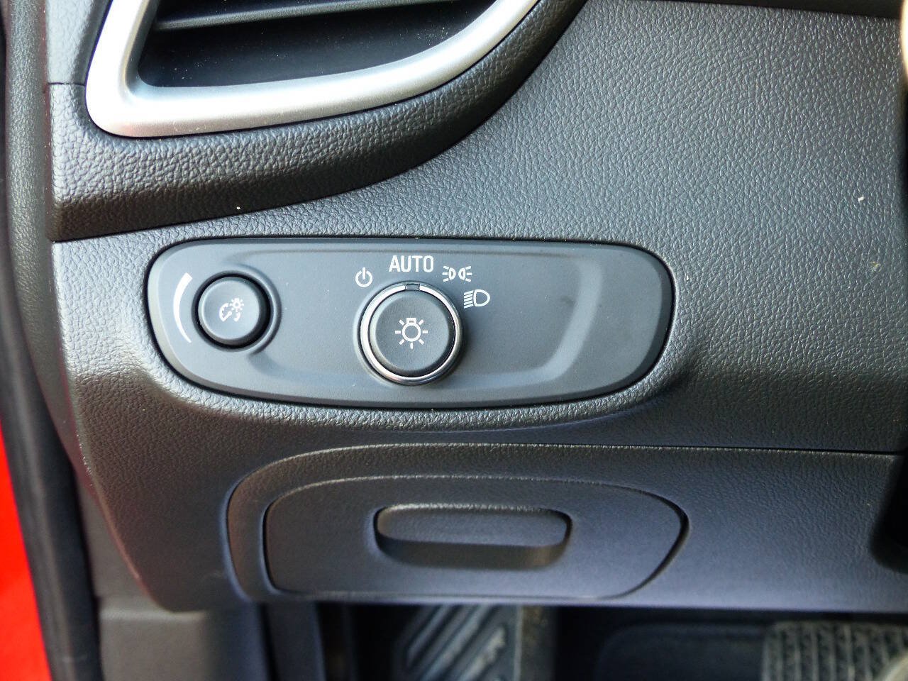 Used 2020 Chevrolet Trax LT FWD image 22