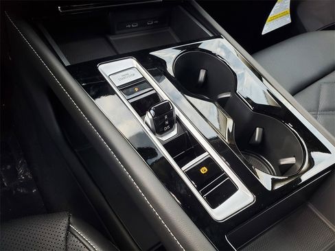 New 2026 Volkswagen Atlas SE image 9