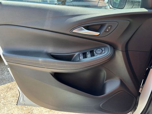 Used 2025 Buick Encore GX Preferred FWD image 18