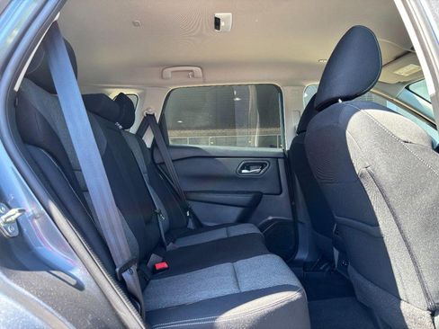 Used 2024 Nissan Rogue SV image 10