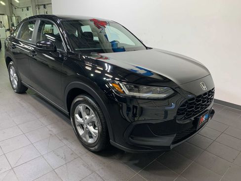Used 2025 Honda HR-V LX image 2