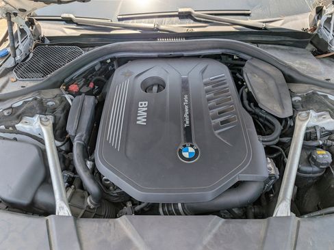 Used 2018 BMW 740i image 32