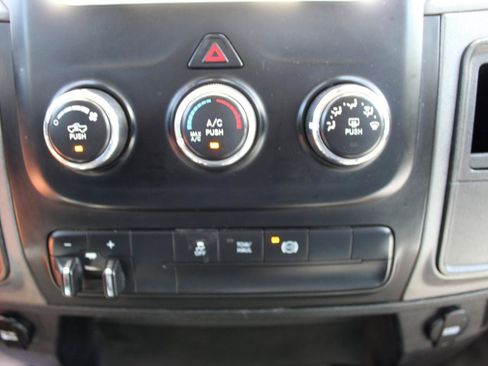 Used 2014 RAM 2500 Tradesman w/ Chrome Appearance Group AWD/4WD image 27
