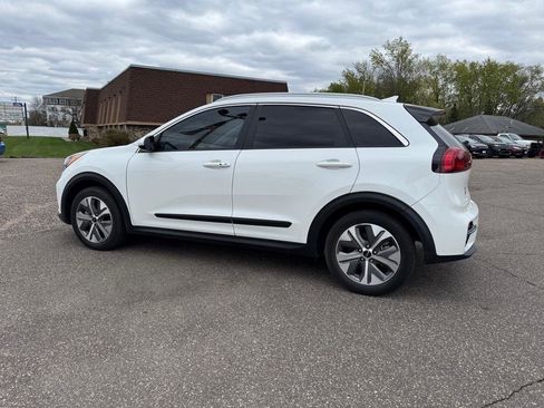 Used 2022 Kia Niro EX Premium FWD image 8