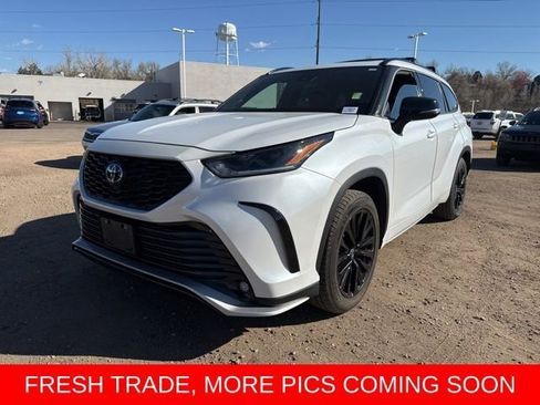 Used 2023 Toyota Highlander XSE image 1