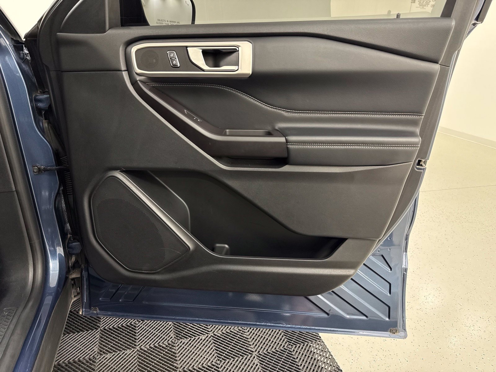Used 2020 Ford Explorer XLT w/ Equipment Group 202A AWD/4WD image 29