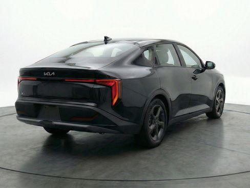 Used 2025 Kia K4 LXS image 9