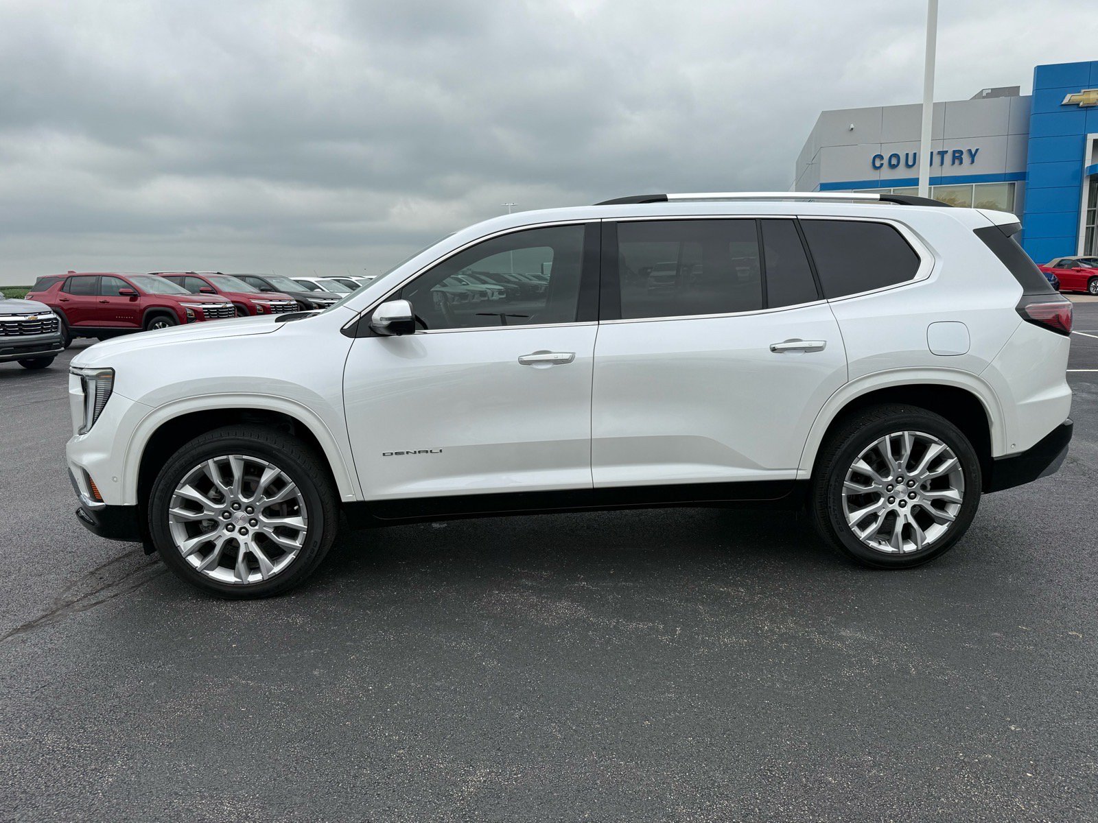Used 2024 GMC Acadia Denali w/ Super Cruise Package AWD/4WD image 2