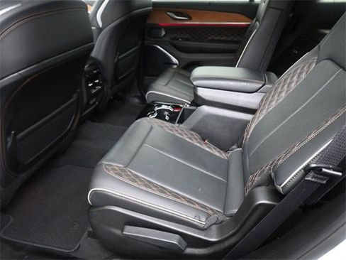 Used 2023 Jeep Grand Cherokee L Summit image 39