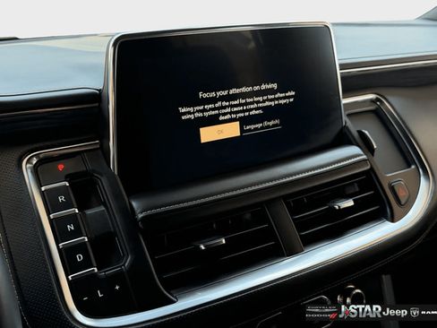 Used 2024 GMC Yukon XL SLT RWD image 19