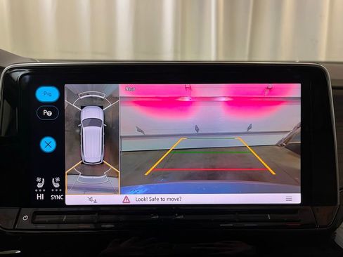 Certified 2025 Volkswagen Atlas SEL Premium R-Line image 18