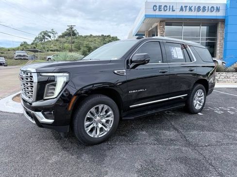Used 2025 GMC Yukon Denali RWD image 2