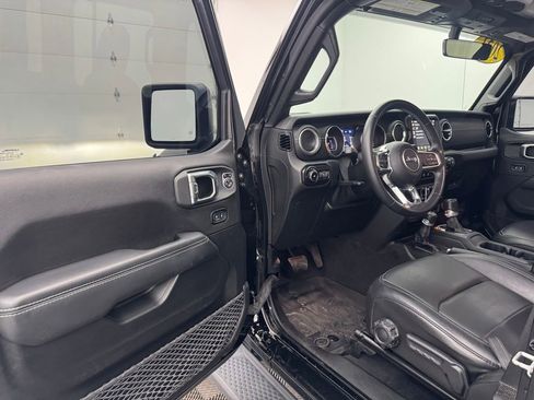 Used 2021 Jeep Wrangler Unlimited Sahara AWD/4WD image 13