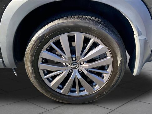Used 2023 Nissan Pathfinder SL w/ SL Premium Package FWD image 10