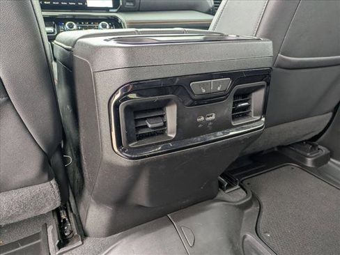 Used 2023 GMC Sierra 1500 AT4 w/ AT4 Preferred Package AWD/4WD image 17