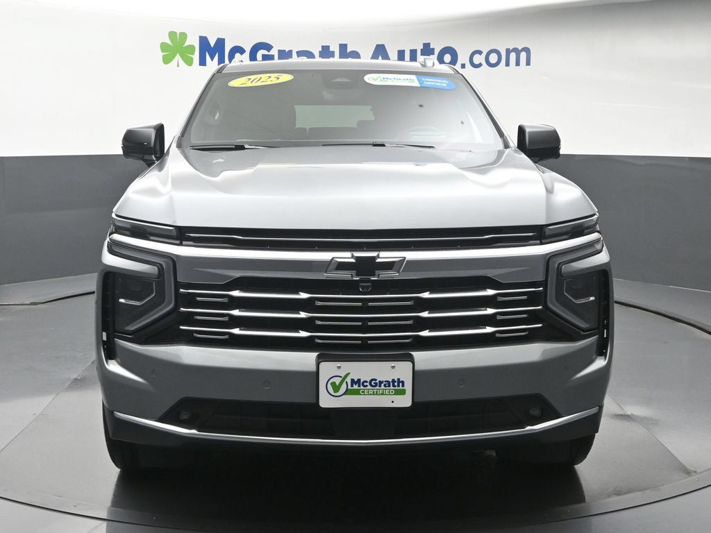 Used 2025 Chevrolet Suburban Premier AWD/4WD image 6