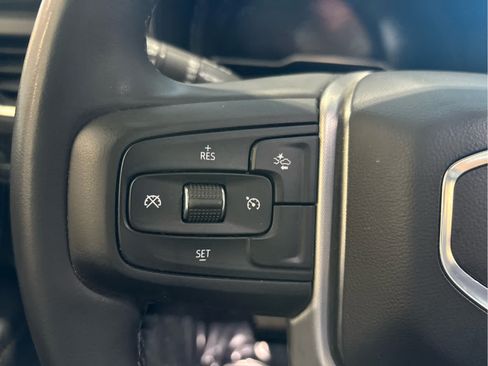 Used 2023 GMC Yukon XL SLT AWD/4WD image 12