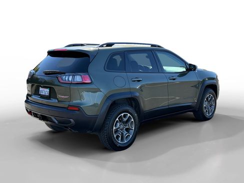 Used 2020 Jeep Cherokee Trailhawk image 5