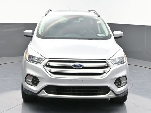 Used 2018 Ford Escape SE image 2