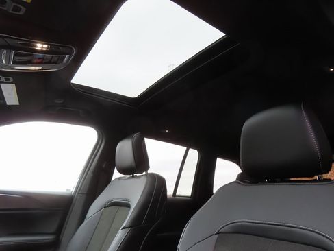 New 2025 Jeep Grand Cherokee Altitude image 7