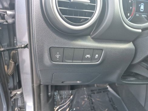 Used 2019 Hyundai Kona SE image 25